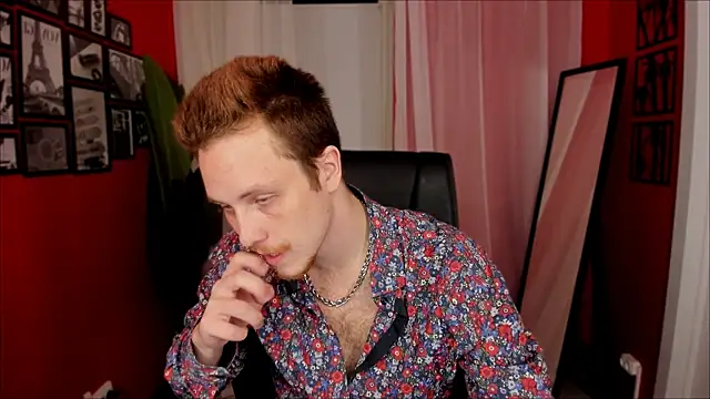 LeoMooree online show from November 3, 2025, 4:10 pm