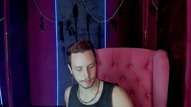 LeoMooree online show from October 16, 2025, 4:59 pm