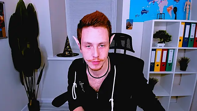 LeoMooree online show from October 30, 2025, 4:48 pm