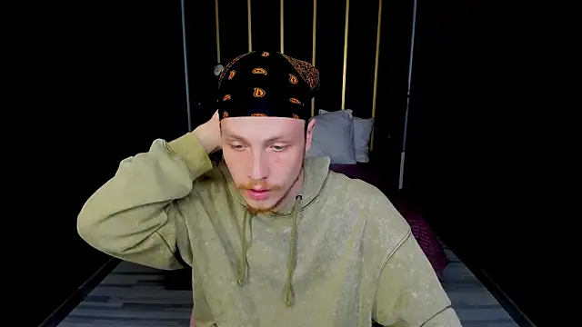 LeoMooree online show from October 1, 2025, 4:00 pm