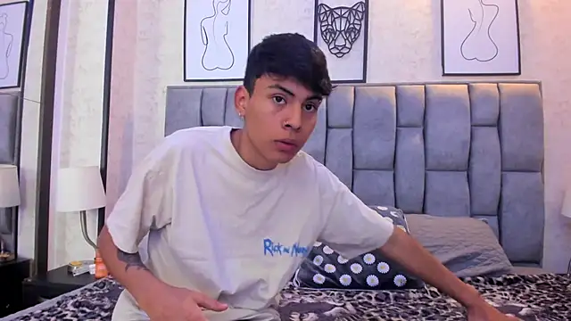 Willow Pearl online show from October 7, 2025, 11:44 am