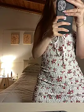 Snapshot of Bleer_Rousse chatting on January 10, 2026, 6:58 pm Bleer Rousse online show from January 10, 2026, 6:58 pm