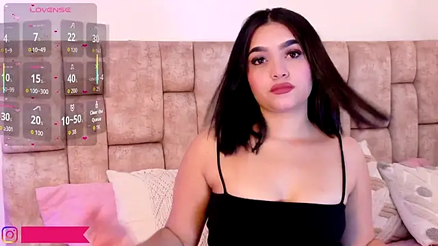 Snapshot of LunaOcampo_ chatting on November 20, 2025, 5:35 pm LunaOcampo online show from November 20, 2025, 5:35 pm