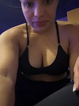 Anavalle online show from February 6, 2026, 7:21 pm