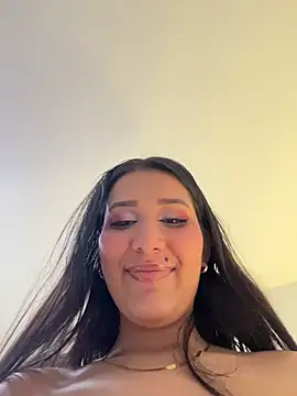 IsabellaJoness  online show from February 24, 2026, 8:10 pm