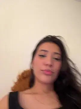 IsabellaJoness  online show from April 1, 2026, 6:05 pm