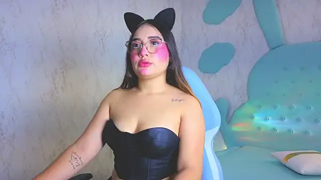 Snapshot of Mia_Cuttee chatting on November 22, 2025, 3:49 am Mia Cuttee online show from November 22, 2025, 3:49 am