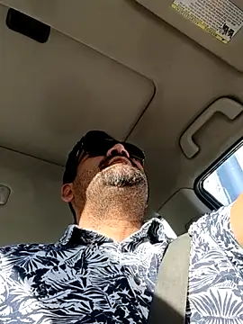 theking1 1 online show from December 18, 2025, 4:22 pm