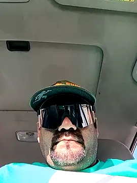 theking1 1 online show from December 13, 2025, 8:04 pm