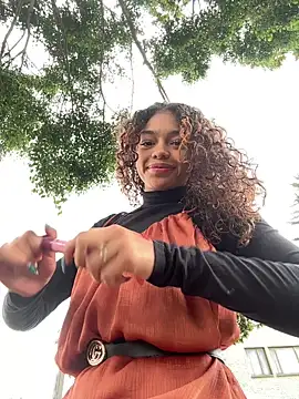 PrettyLia online show from February 15, 2026, 7:57 pm