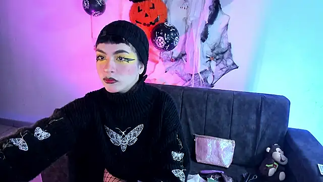 kitty  chs online show from October 7, 2025, 11:11 am