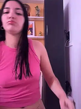 KarenG2025 online show from November 14, 2025, 1:37 pm