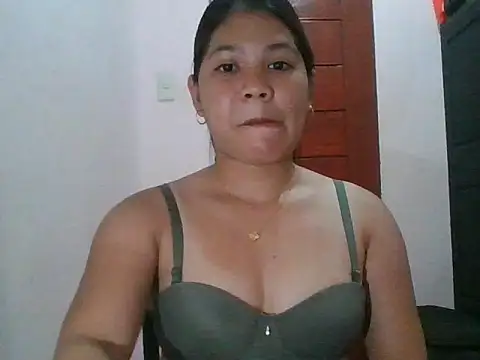 Snapshot of _charmingpixie15 chatting on February 11, 2026, 4:07 pm charmingpixie15 online show from February 11, 2026, 4:07 pm