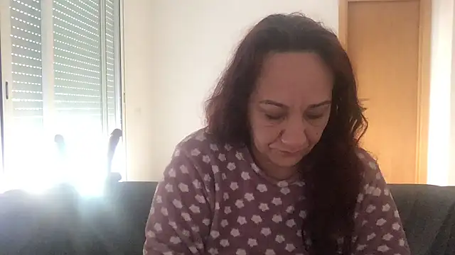 paula19800 online show from November 5, 2025, 9:23 am