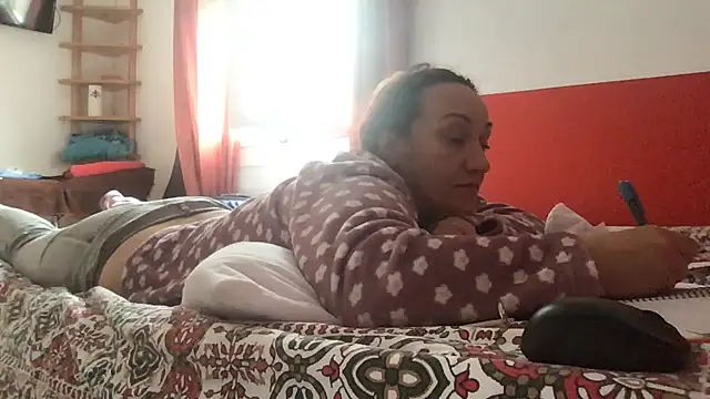 paula19800 online show from December 2, 2025, 10:28 am