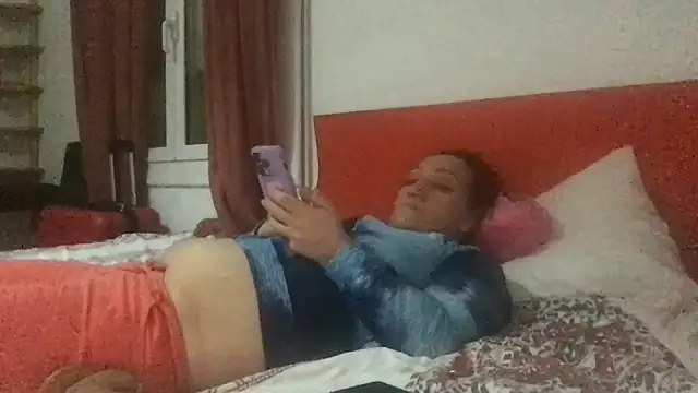 paula19800 online show from November 26, 2025, 9:15 pm