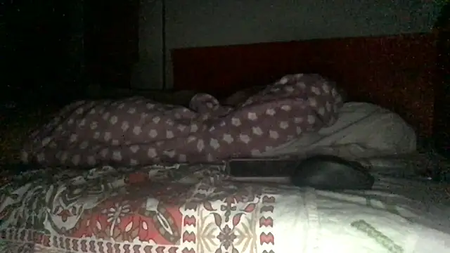 paula19800 online show from November 29, 2025, 1:50 am