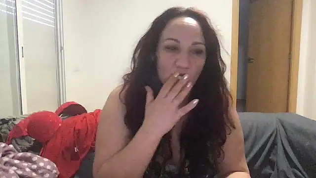 paula19800 online show from November 7, 2025, 9:58 am