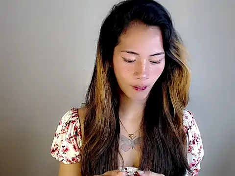 ashley bombshell online show from October 23, 2025, 8:18 pm