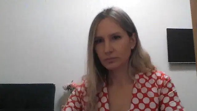 Tavriena online show from November 4, 2025, 6:11 pm