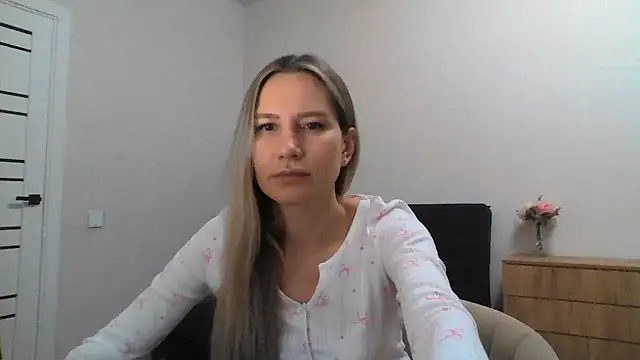 Tavriena online show from November 23, 2025, 6:29 pm