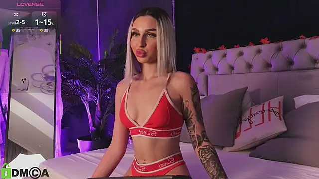 AriannaLure online show from November 1, 2025, 7:30 pm