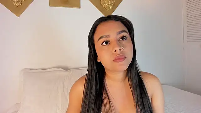 CharlottePetitte online show from October 21, 2025, 8:52 pm