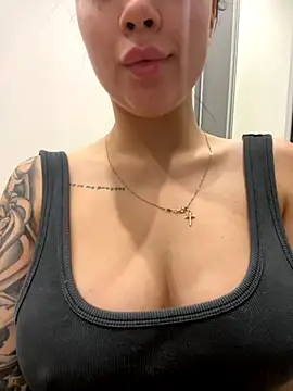 kiss Lissa online show from October 14, 2025, 3:45 pm