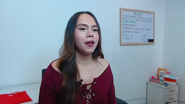 samycollens online show from October 28, 2025, 5:34 pm