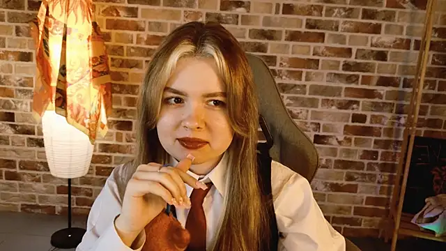 HaleySun online show from September 28, 2025, 5:03 am