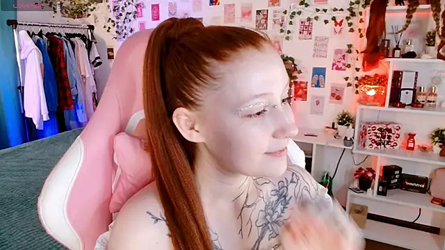 Ayla Hicks online show from November 18, 2025, 6:55 pm