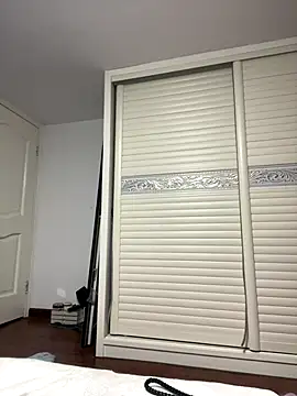 Momo-9988 online show from December 19, 2025, 4:42 pm