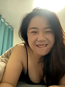 Snapshot of Momo-9988 chatting on November 25, 2025, 4:18 pm Momo-9988 online show from November 25, 2025, 4:18 pm