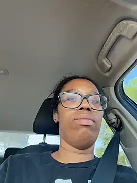 Snapshot of YeahhhitsBreezy chatting on August 5, 2026, 10:37 pm YeahhhitsBreezy online show from August 5, 2026, 10:37 pm