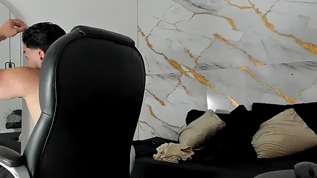 Miike Stone1 online show from November 7, 2025, 1:04 pm