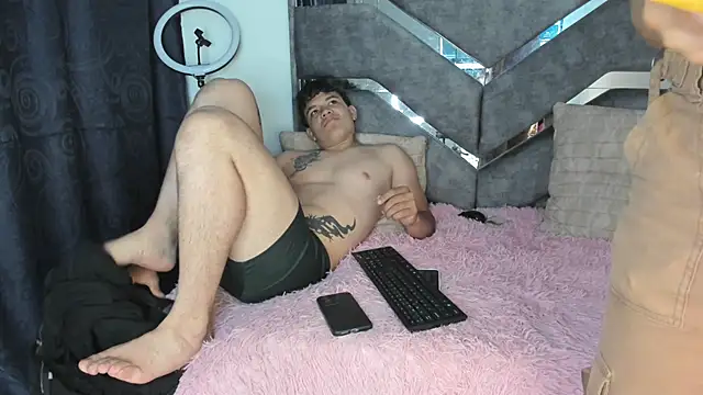 Snapshot of Cream_Jock chatting on November 15, 2025, 6:23 pm Cream Jock online show from November 15, 2025, 6:23 pm