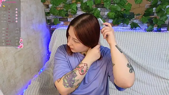 Belinda Starlight online show from October 7, 2025, 2:40 pm