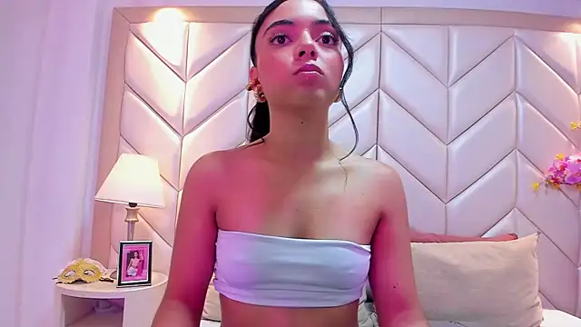 AriaBelles online show from October 21, 2025, 7:35 pm