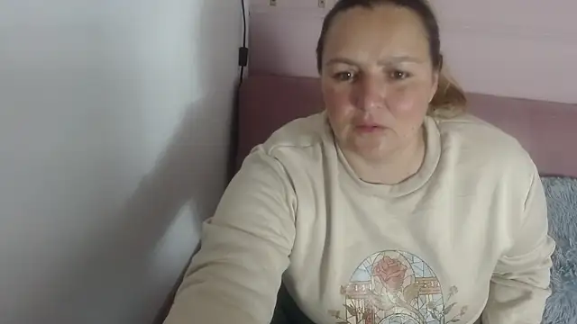 SweetRouse   online show from September 26, 2025, 2:13 pm