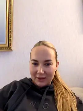 BarbieDolly x online show from November 14, 2025, 4:10 pm