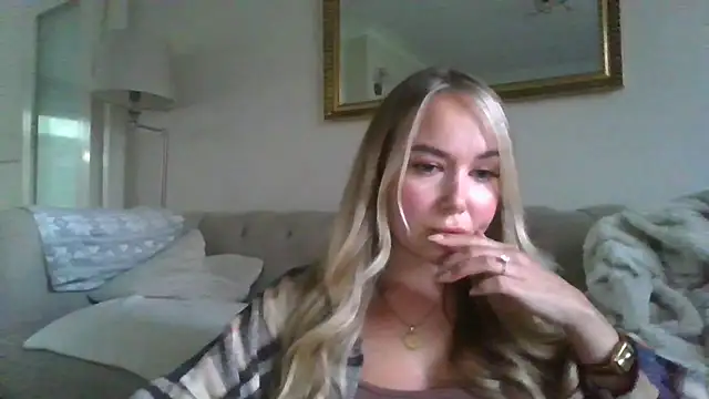 BarbieDolly x online show from September 23, 2025, 5:42 pm