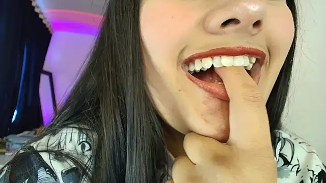 Hinata 21  online show from February 11, 2026, 9:36 pm