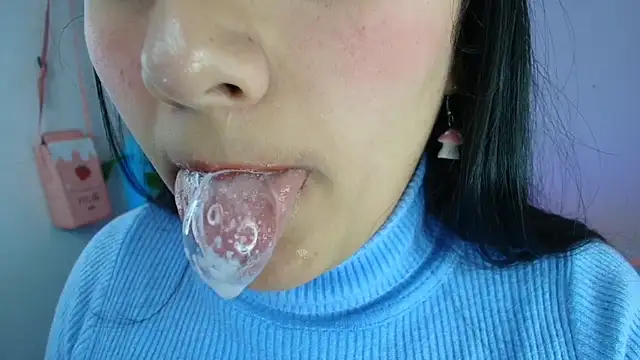 Hinata 21  online show from October 15, 2025, 6:27 pm