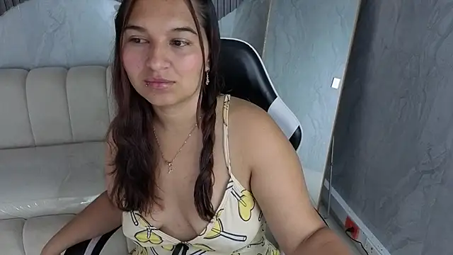 Snapshot of Saraah_Tx chatting on November 28, 2025, 3:17 am Saraah Tx online show from November 28, 2025, 3:17 am