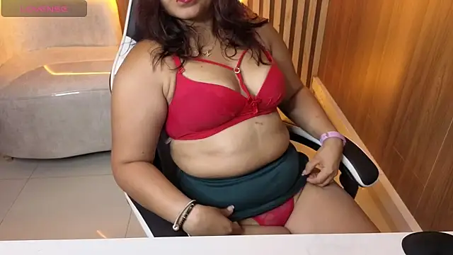 Snapshot of Saraah_Tx chatting on September 24, 2025, 12:44 pm Saraah Tx online show from September 24, 2025, 12:44 pm