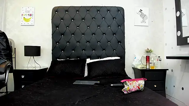 alana johnson 0 online show from April 13, 2026, 12:20 pm