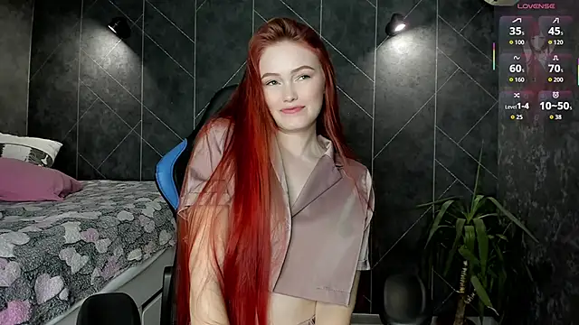 Red FoxGirl online show from October 24, 2025, 5:23 pm