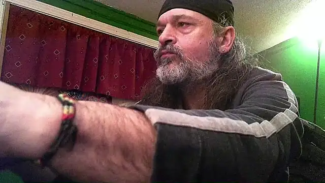 HippieDad333 online show from March 25, 2026, 2:44 am