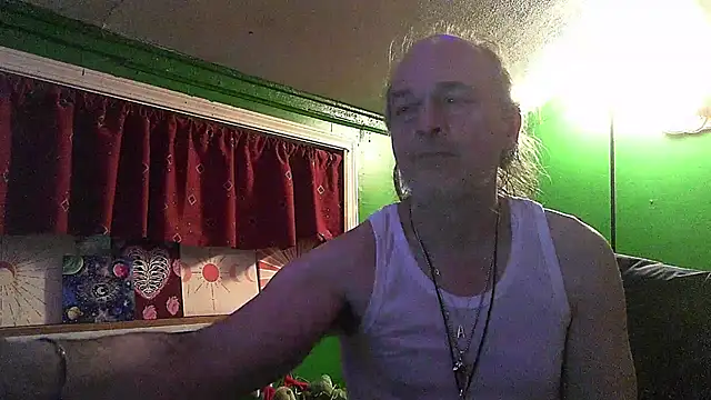 HippieDad333 online show from February 4, 2026, 6:41 am