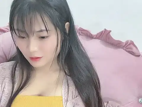 Snapshot of Lie_liee chatting on February 2, 2026, 1:32 pm Lie liee online show from February 2, 2026, 1:32 pm